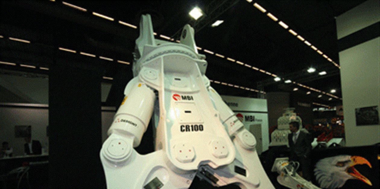 VIDEO: CR100 steels the show - Construction Briefing