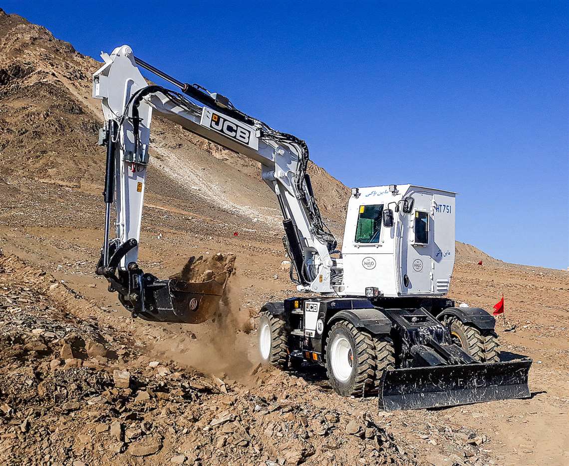 The HALO Trust's JCB Hydradig