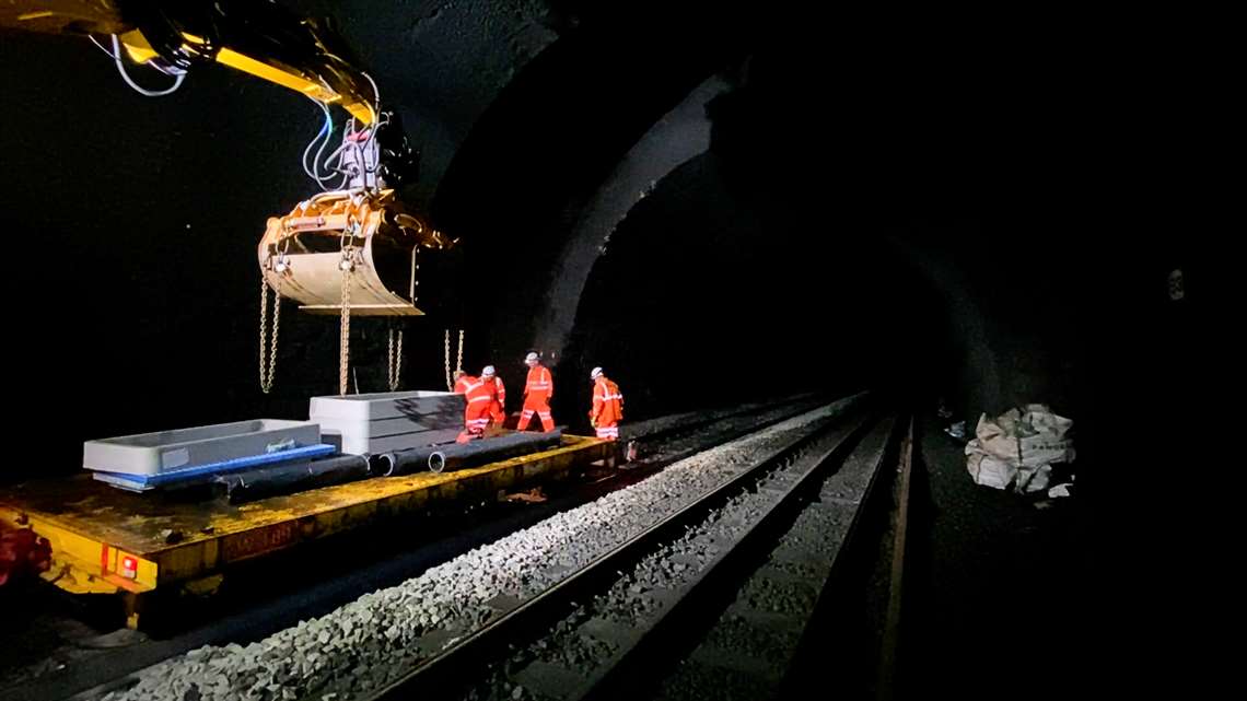 Inside Cowburn Tunnel at track level