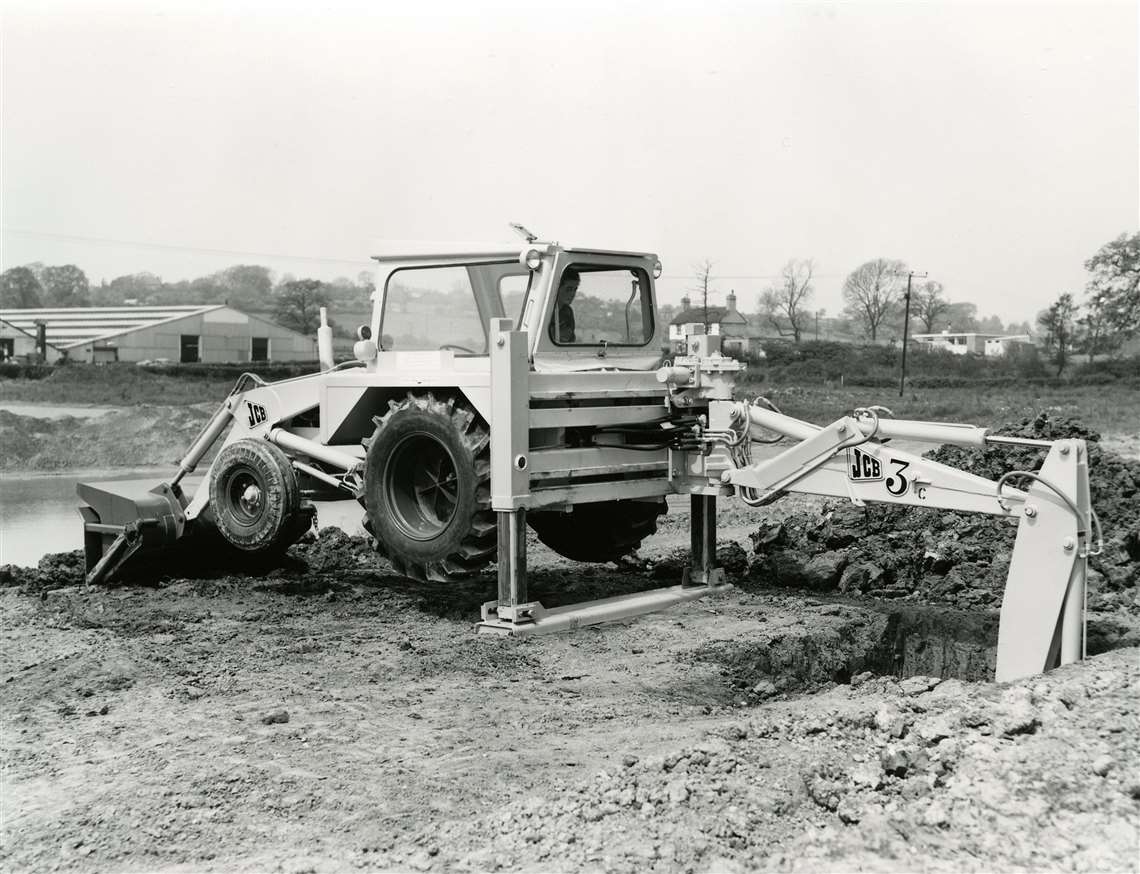 1963 - the JCB 3C backhoe loader became acknowledged as a design class.jpg