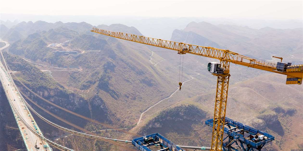 Potain crane supports world’s tallest bridge in China