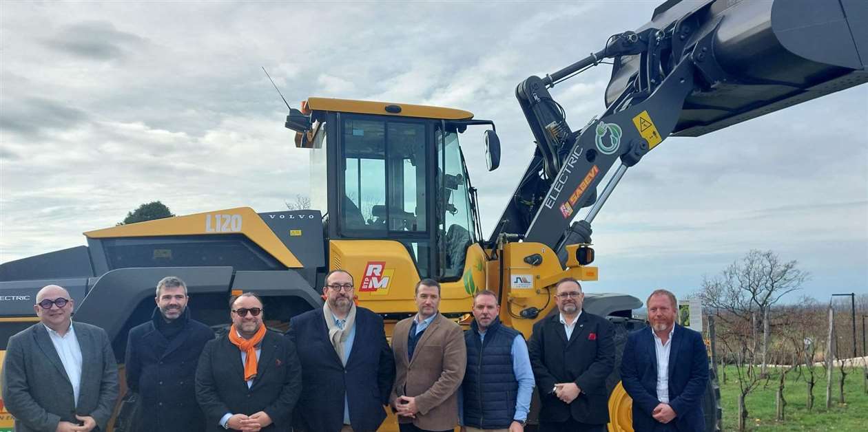First Volvo electric wheel loader debuts in France
