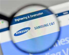 Bild des Samsung C&T-Logos auf einem Computerbildschirm