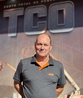 Mike Brown, vicepresidente de ventas para América Latina de JLG.