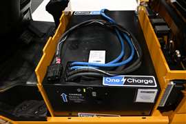 Batteria al litio OneCharge installata su un carrello elevatore Hyundai