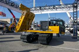El transportador de orugas IC780R de Kato en la feria Utility Show 2023 en Louisville, Kentucky. (Foto: Kato)