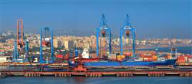 Indiens Hafen von Visakhapatnam.