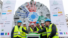 Together with representatives of TELT, Martin Herrenknecht presses the start button that triggers the rotation of the TBM's cutterhead