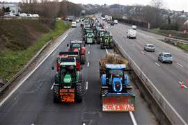 Los agricultores franceses bloquearon carreteras como parte de una protesta contra los costos y los impuestos. (Foto: Reuters)