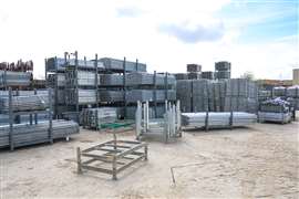 Der neueste Standort von ScaffSource in Houston umfasst eine Fläche von 2,8 Hektar und kann jederzeit bis zu eine Million Gerüst- und/oder Stützmaterial aufnehmen.