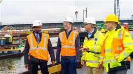 Se entrega e instala el primero de los tres arcos en el proyecto Portal North Bridge de Skanska USA/Traylor Bros.