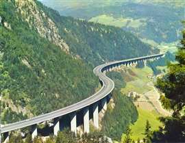 El Luegbrücke existente en Austria, que será reemplazado por una nueva estructura construida por Porr y Strabag