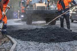 Roadworks project with workers Image: Adobe Stock