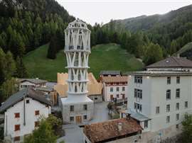 La torre impresa en 3D más grande del mundo se ha construido en la tranquila aldea de Mulegns, en Suiza.