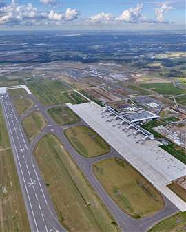 The runway and terminal of The new Western Sydney International.