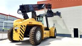 Il nuovo reach stacker XCMG XCS65K da 65 tonnellate (immagine per gentile concessione di XCMG)