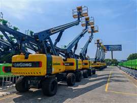 Plataformas elevadoras terminadas esperan su entrega desde la fábrica de LiuGong Access en Zhenjiang, China (Imagen: KHL Group)