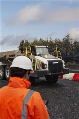 Engineer and Rokbak RA30 hauler