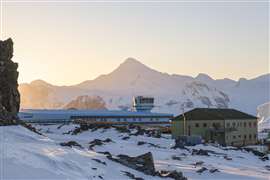 O Edifício Discovery na Estação de Pesquisa Rothera, Antártica.