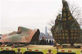 Detailing historical monument moving