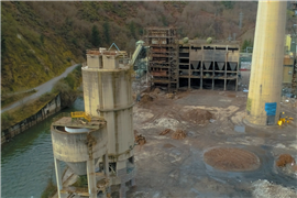Lezama Demoliciones detona unidade de caldeira da Usina Hidrelétrica de Narcea