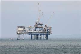 Gli Stati Uniti citati in giudizio per “mancato esame dei danni” derivanti dal ritardo nello smantellamento del petrolio offshore