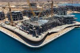 Aufträge im Wert von 6,1 Milliarden Dollar für den solarbetriebenen Ferienkomplex Amaala in Saudi-Arabien vergeben
