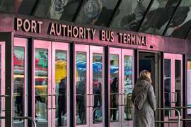 Un entrepreneur remporte un contrat de 1,9 milliard de dollars pour le réaménagement du terminal de bus de Midtown à New York