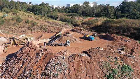 Todo el material recolectado a través de baldes u otros medios es llevado al Geresol, ubicado en un Distrito Industrial.