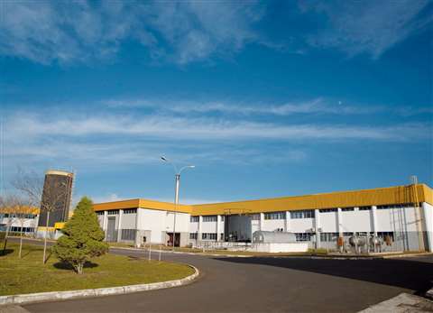 Continental planea invertir más en Brasil. Una planta en Ponta Grossa ya fabrica bandas transportadoras allí.
