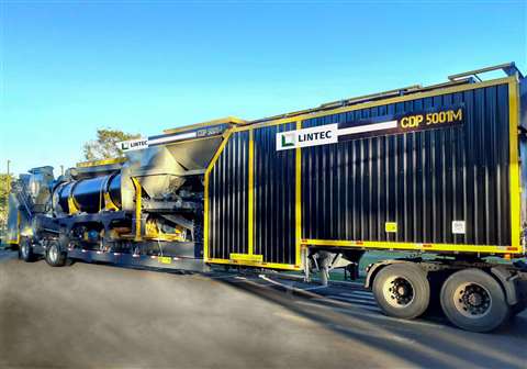 El sistema de control totalmente automatizado de Lintec CDP5001M permite al operador administrar todas las funciones desde el interior de la cabina de control