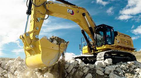 La 374 de Caterpillar puede cargar hasta 33 camiones de 36 toneladas métricas por hora. 