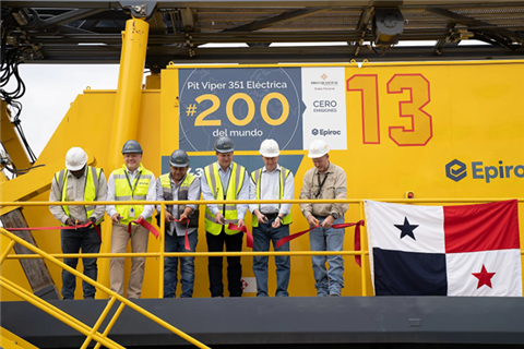 Cerimônia de entrega da 200ª perfuratriz elétrica Pit Viper 351 E da Epiroc