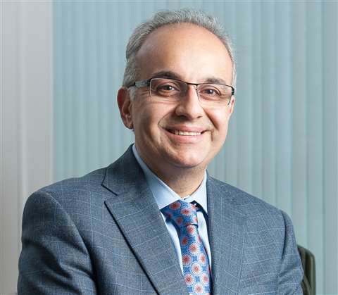 Ramin Younessi asume la presidencia de Caterpillar Energy & Transportation.