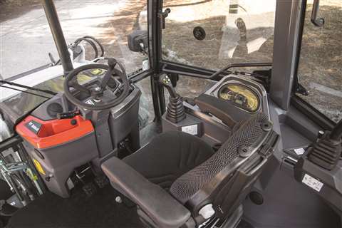 Bobcat B730 R-series backhoe loader_interior_pic1