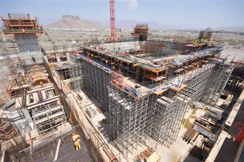 RMD Kwikform placed a 900 mm wide run of Rapidshor shoring within the Alshor Plus birdcage support t