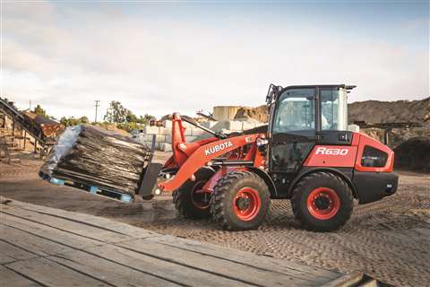 CWLKubotaR630CabPalletForks