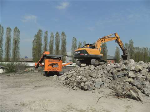 Pic1_R800-Backenbrecher-Stahlbeton-Aufbereitung_Jaw-crusher-Concrete-Recycling