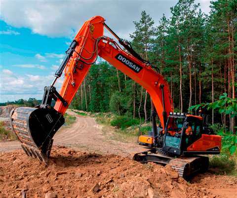 DX300LC-7_working_pic2_red