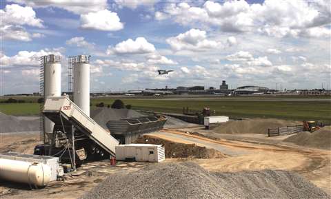 SBM_EUROMIX 4000 SM 184 L_Flughafen Prag, Tschechien