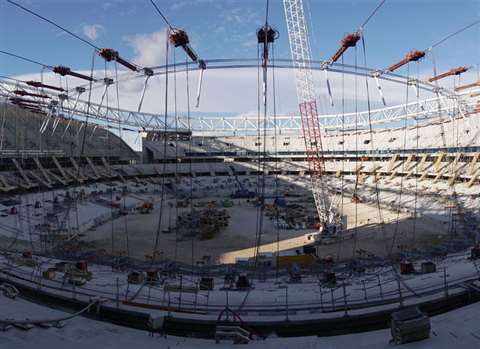 FCC elevating the roof of the Wanda Metropolitano in Madrid