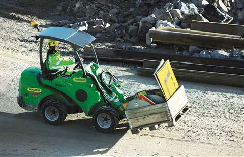 Ramirent_Heavy_machinery_014