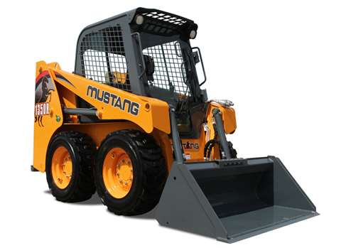 Mustang’s new 1350R R Series Radial-Lift skid steer loader