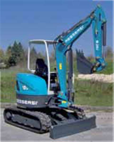 Messeri's M-28U features a fully adjustable seat, servo controlled joysticks, large maintenance pane
