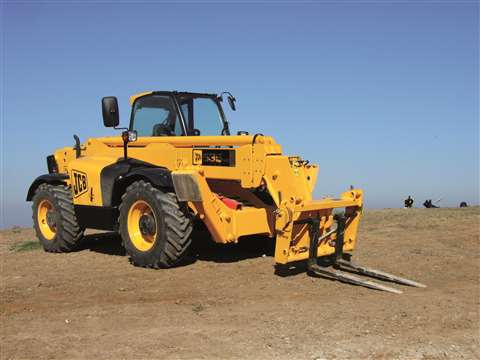 The 535-140 Loadall is one of two new ‘HiViz’ telehandlers.